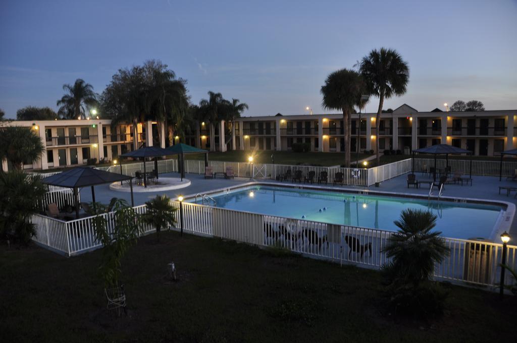 Winter Haven Gardens Inn Ngoại thất bức ảnh