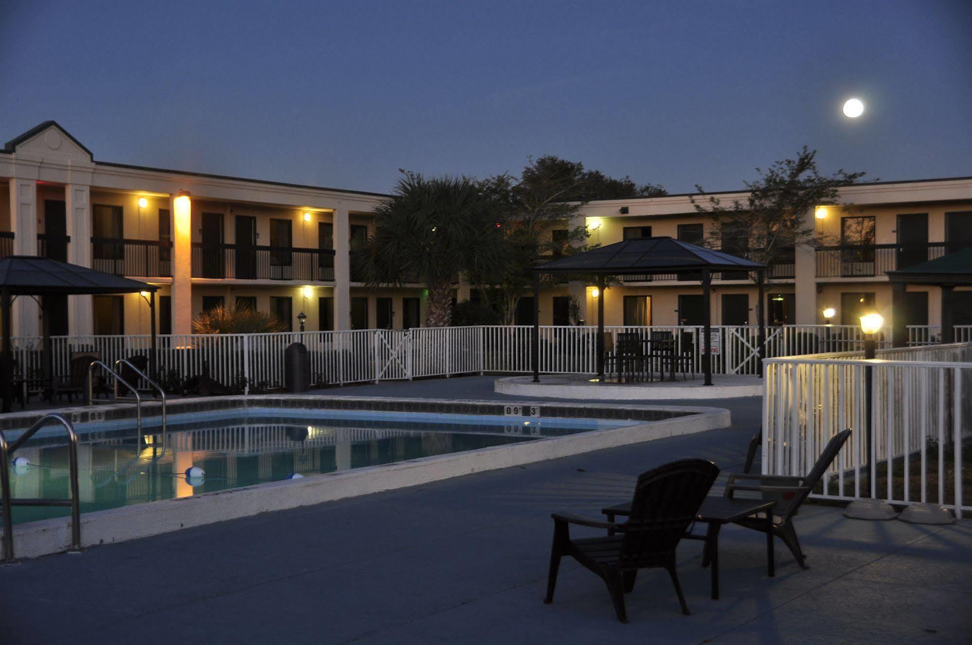 Winter Haven Gardens Inn Ngoại thất bức ảnh